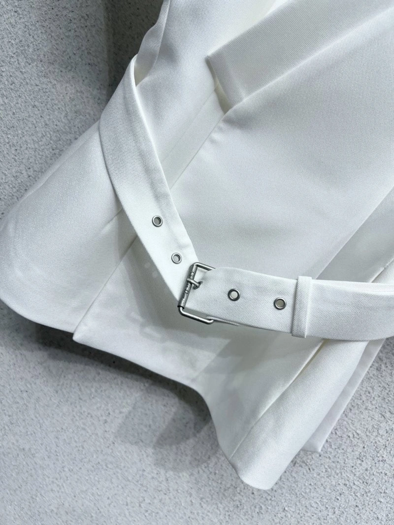 EyeCatching Christian Dior Outwear 112944