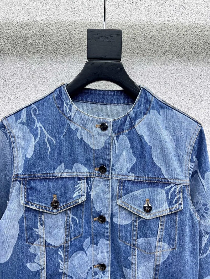 Timeless Christian Dior Outwear 112928