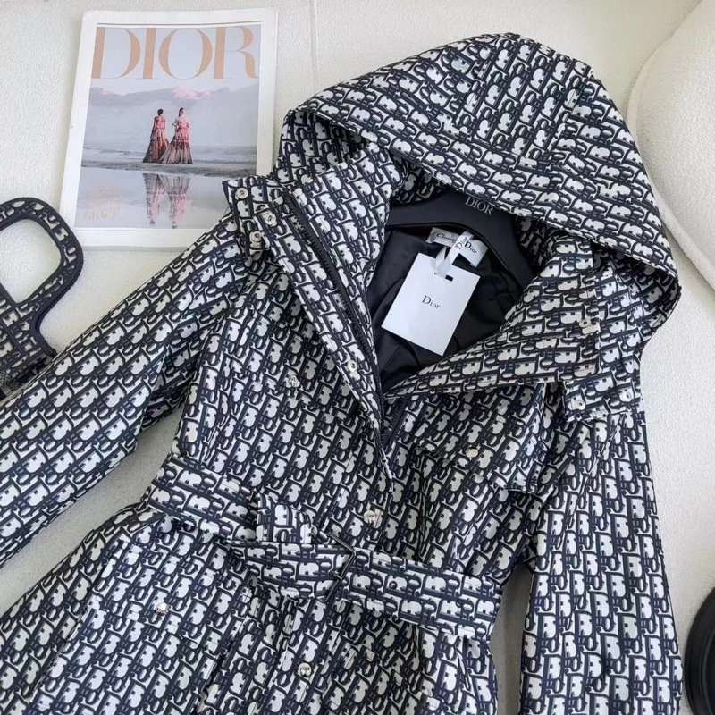 Flexible Christian Dior Outwear 114372