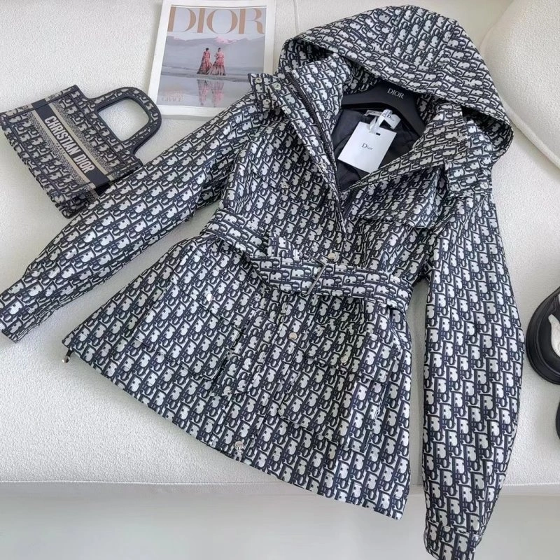 Flexible Christian Dior Outwear 114372