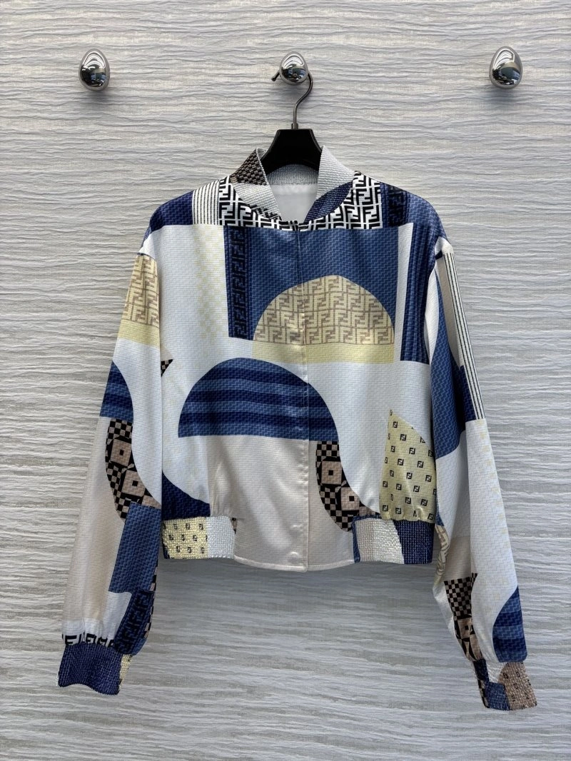 Efficient Christian Dior Outwear 114392