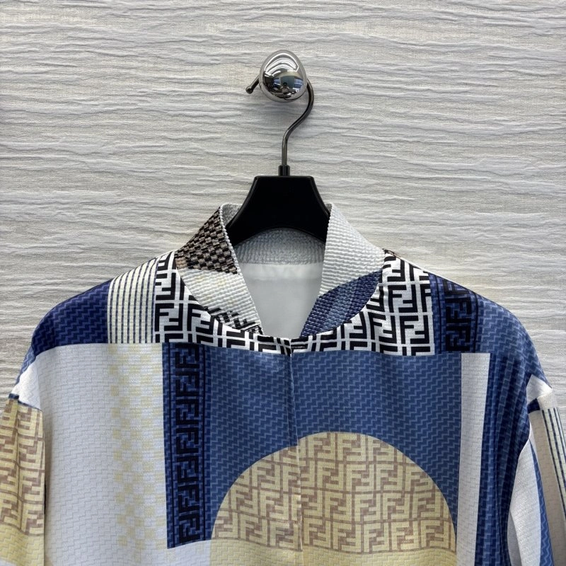 Efficient Christian Dior Outwear 114392