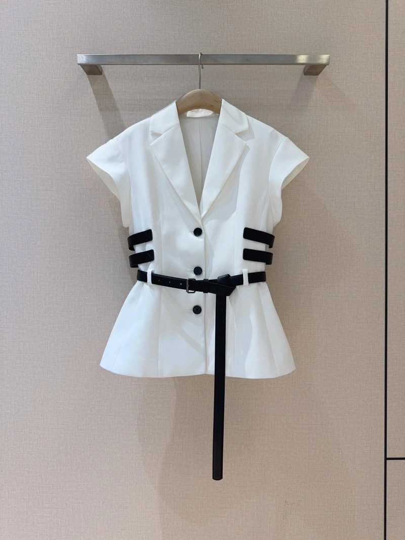 Stylish Christian Dior Outwear 114381