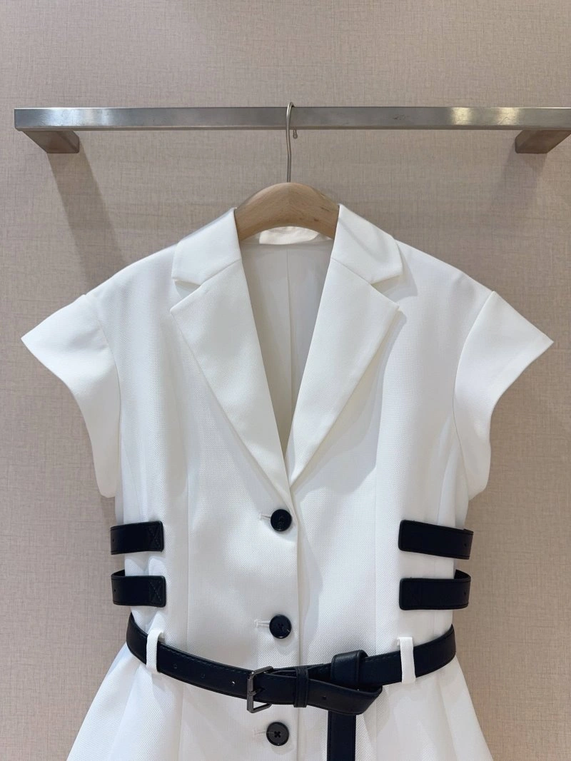 Stylish Christian Dior Outwear 114381