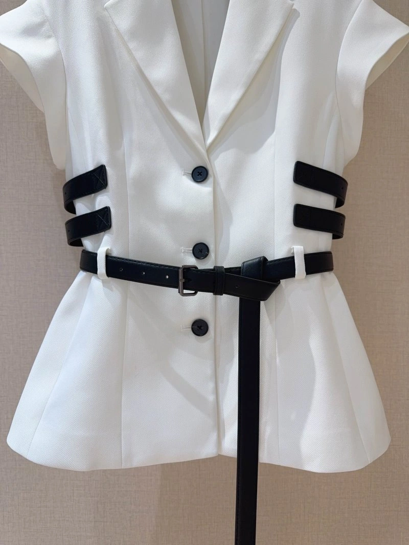 Stylish Christian Dior Outwear 114381