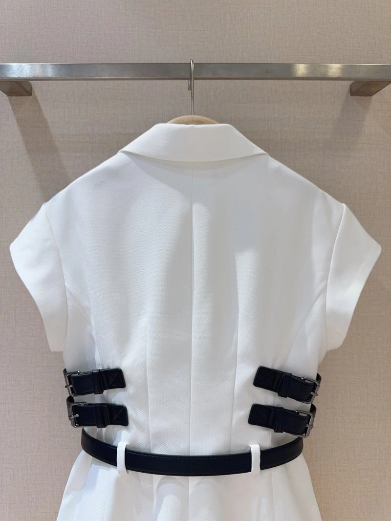 Stylish Christian Dior Outwear 114381