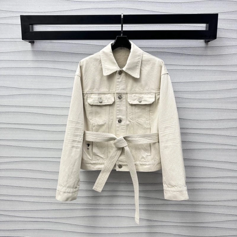 Effortless Christian Dior Outwear 112170
