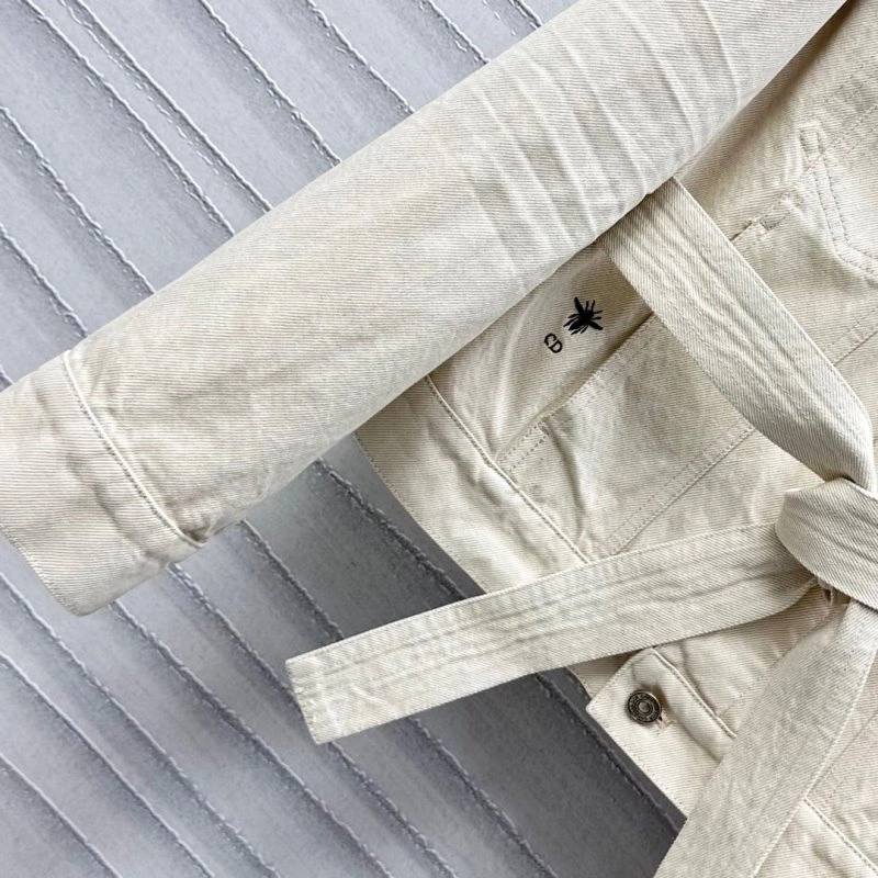 Effortless Christian Dior Outwear 112170