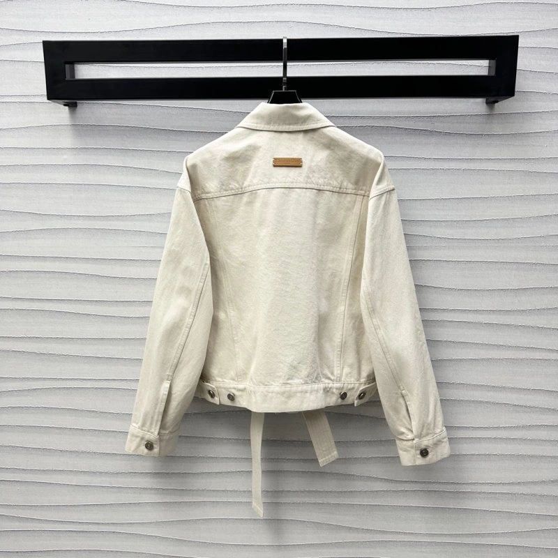 Effortless Christian Dior Outwear 112170