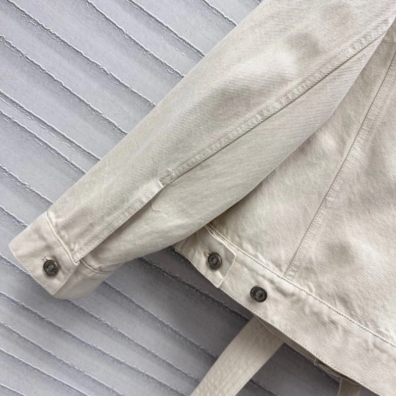 Effortless Christian Dior Outwear 112170