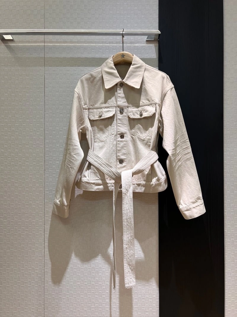 Timeless Christian Dior Outwear 112161