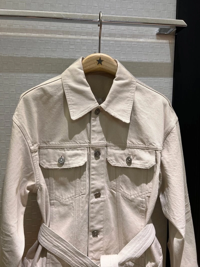 Timeless Christian Dior Outwear 112161