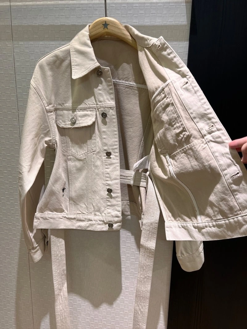 Timeless Christian Dior Outwear 112161