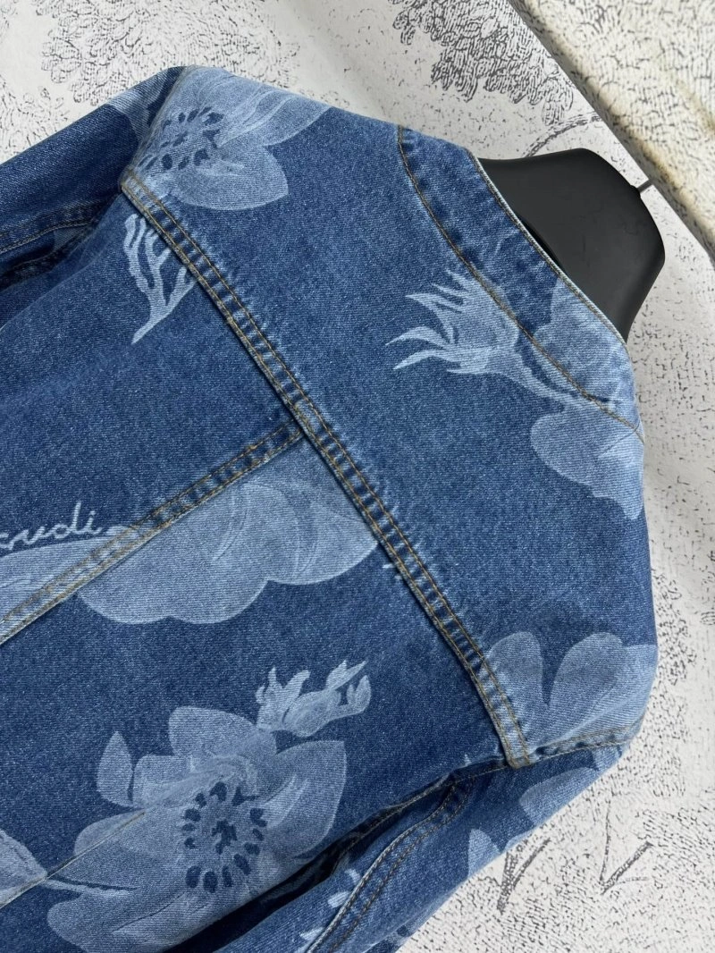 Durable Christian Dior Outwear 112142
