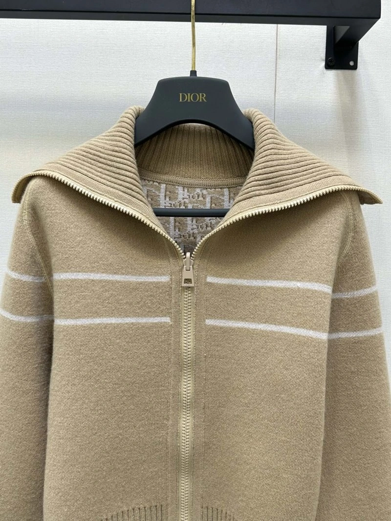 Flexible Christian Dior Outwear 112130
