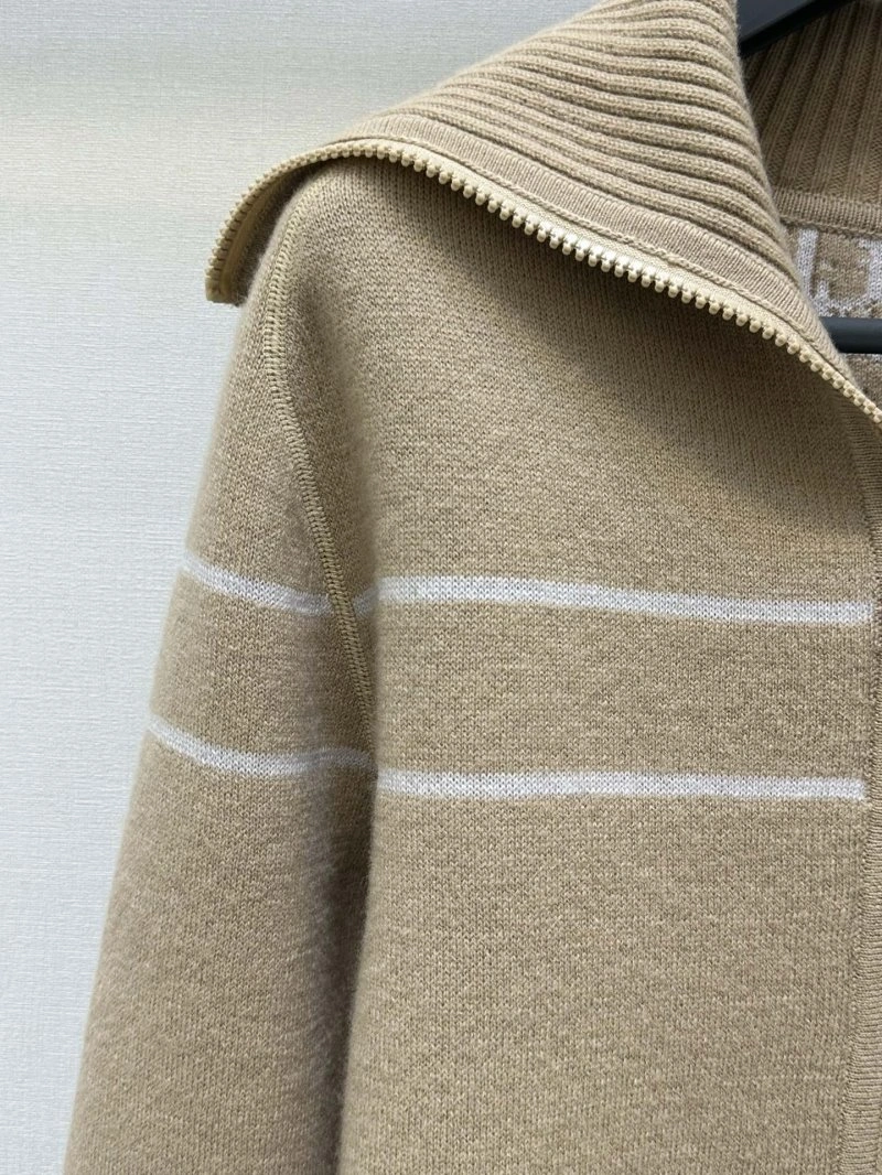 Flexible Christian Dior Outwear 112130