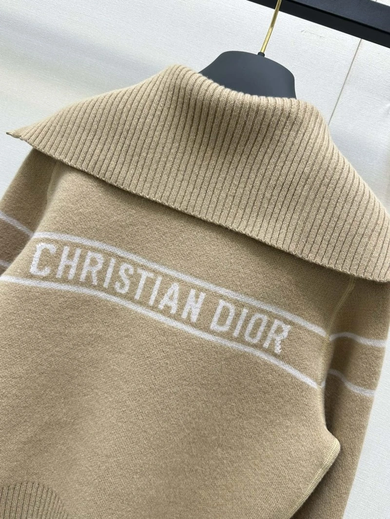 Flexible Christian Dior Outwear 112130