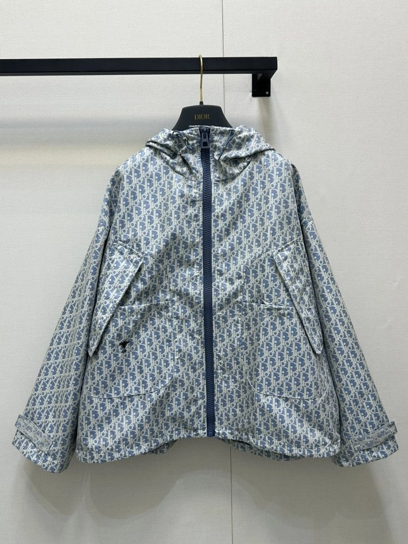 Lightweight Christian Dior Outwear 112129