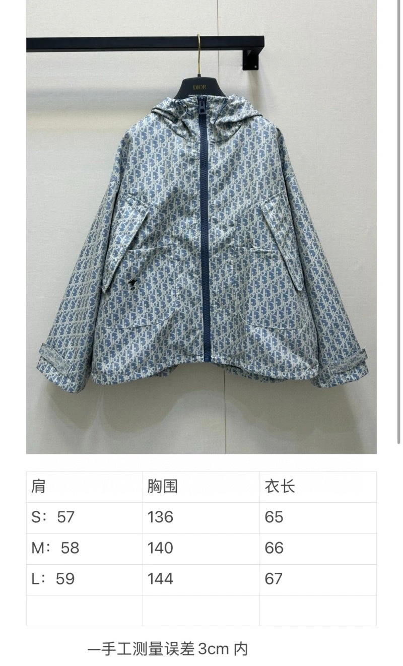 Lightweight Christian Dior Outwear 112129