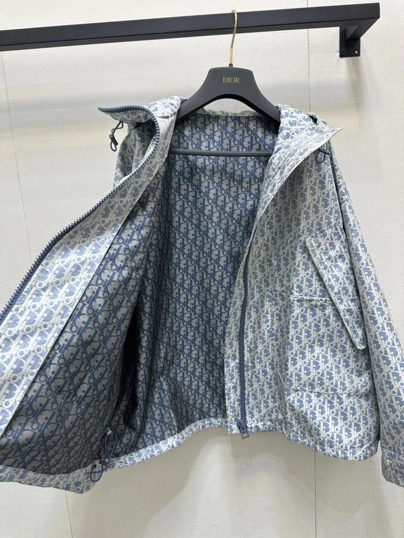 Lightweight Christian Dior Outwear 112129
