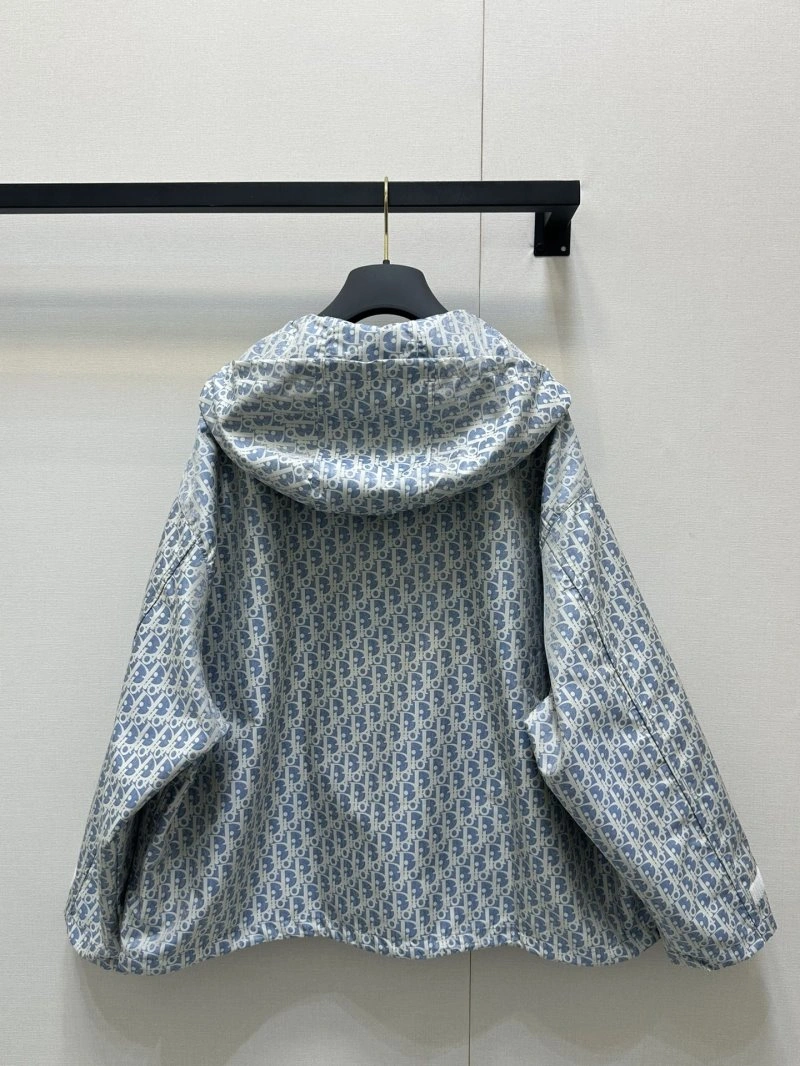 Lightweight Christian Dior Outwear 112129