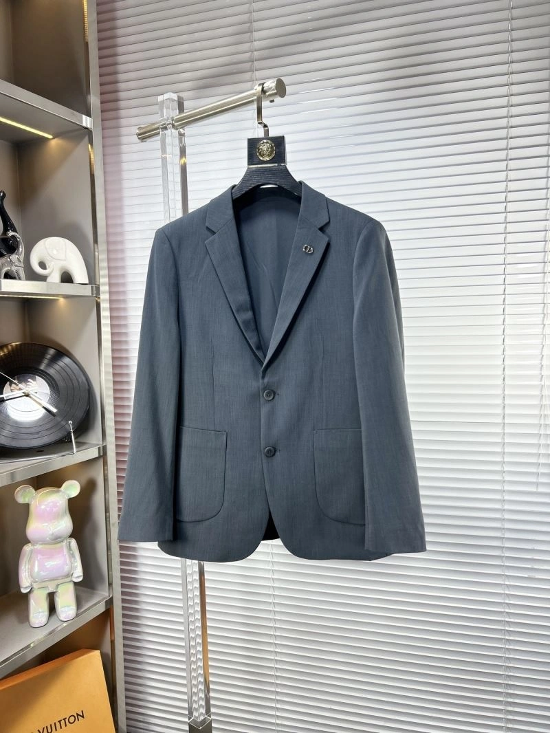 Minimalist Christian Dior Outwear 116202