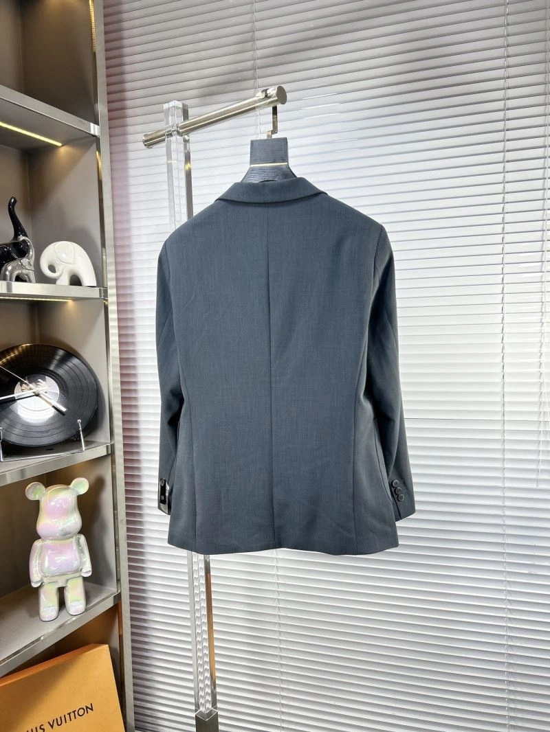Minimalist Christian Dior Outwear 116202