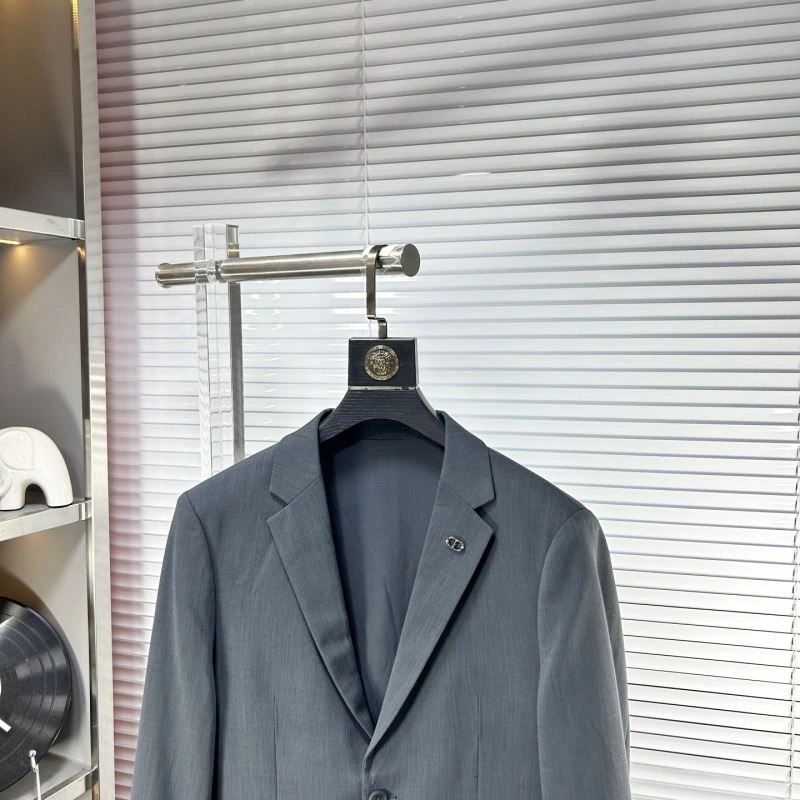 Minimalist Christian Dior Outwear 116202