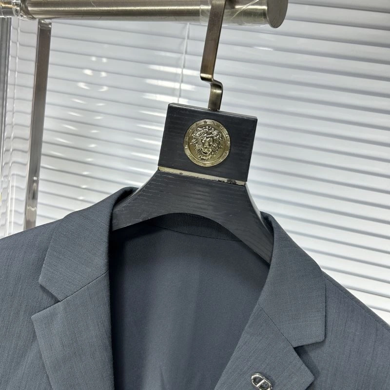 Minimalist Christian Dior Outwear 116202