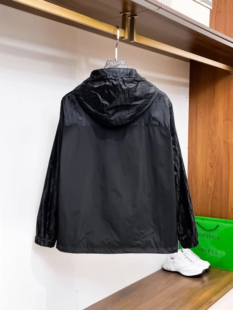 Effortless Christian Dior Outwear 115790
