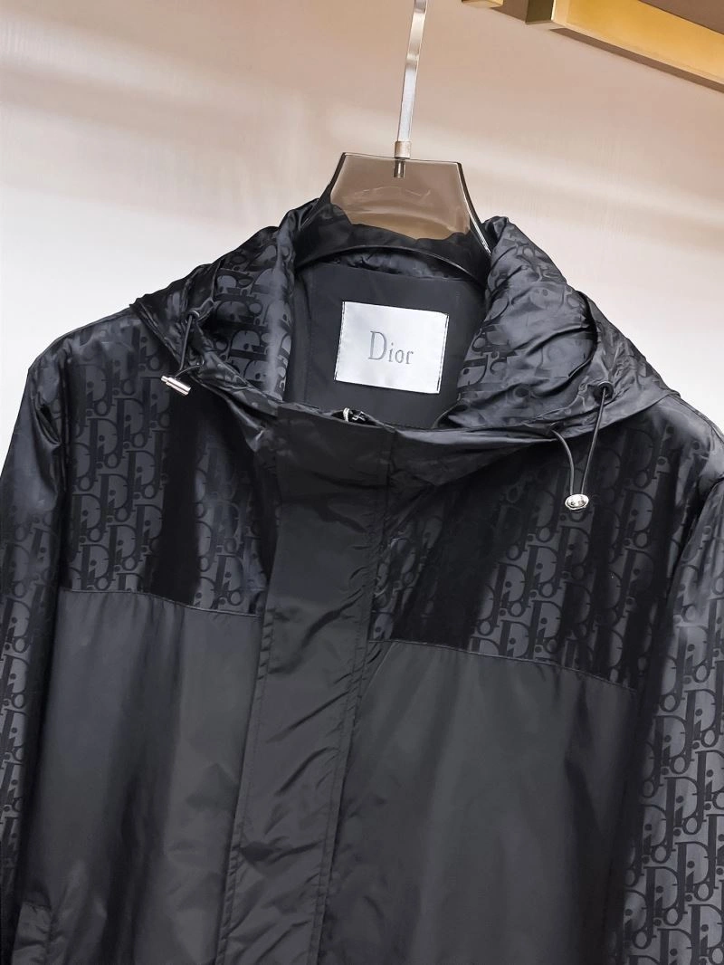 Effortless Christian Dior Outwear 115790