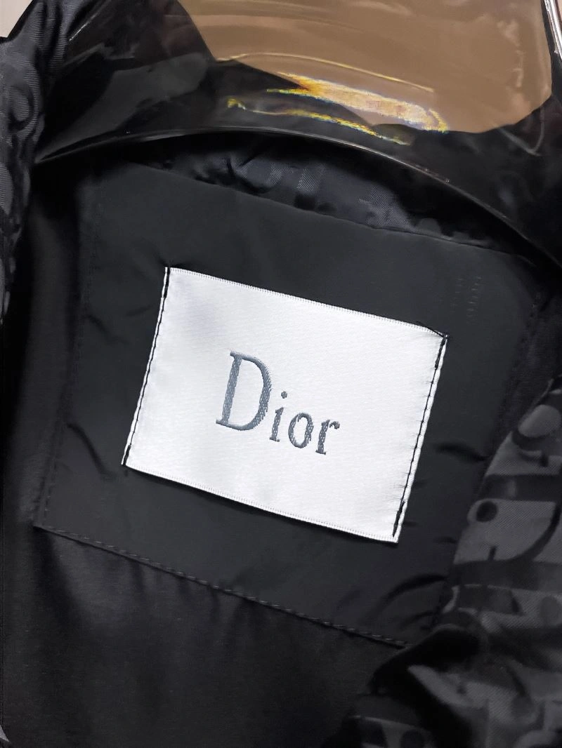 Effortless Christian Dior Outwear 115790