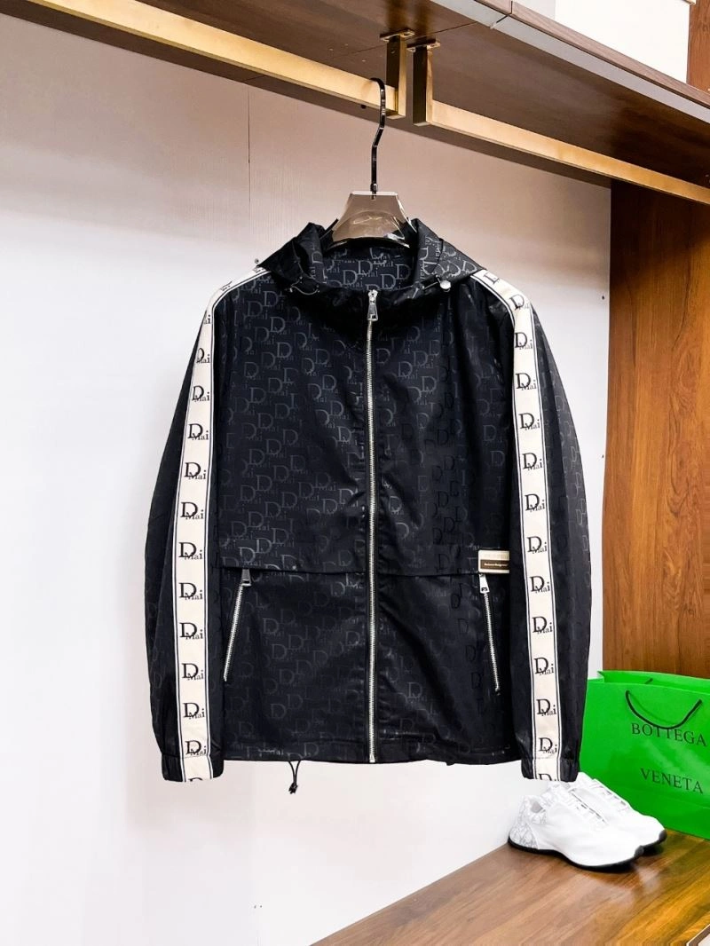 EyeCatching Christian Dior Outwear 115777