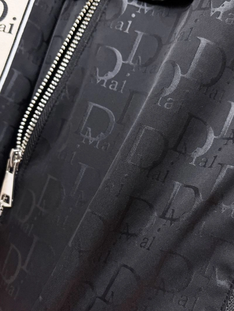 EyeCatching Christian Dior Outwear 115777