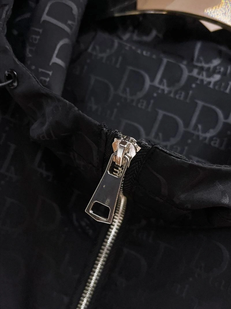 EyeCatching Christian Dior Outwear 115777