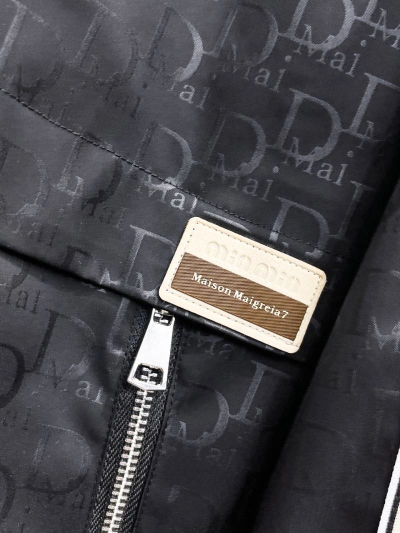 EyeCatching Christian Dior Outwear 115777
