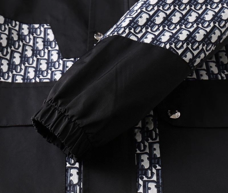 Elegant Christian Dior Outwear 115774