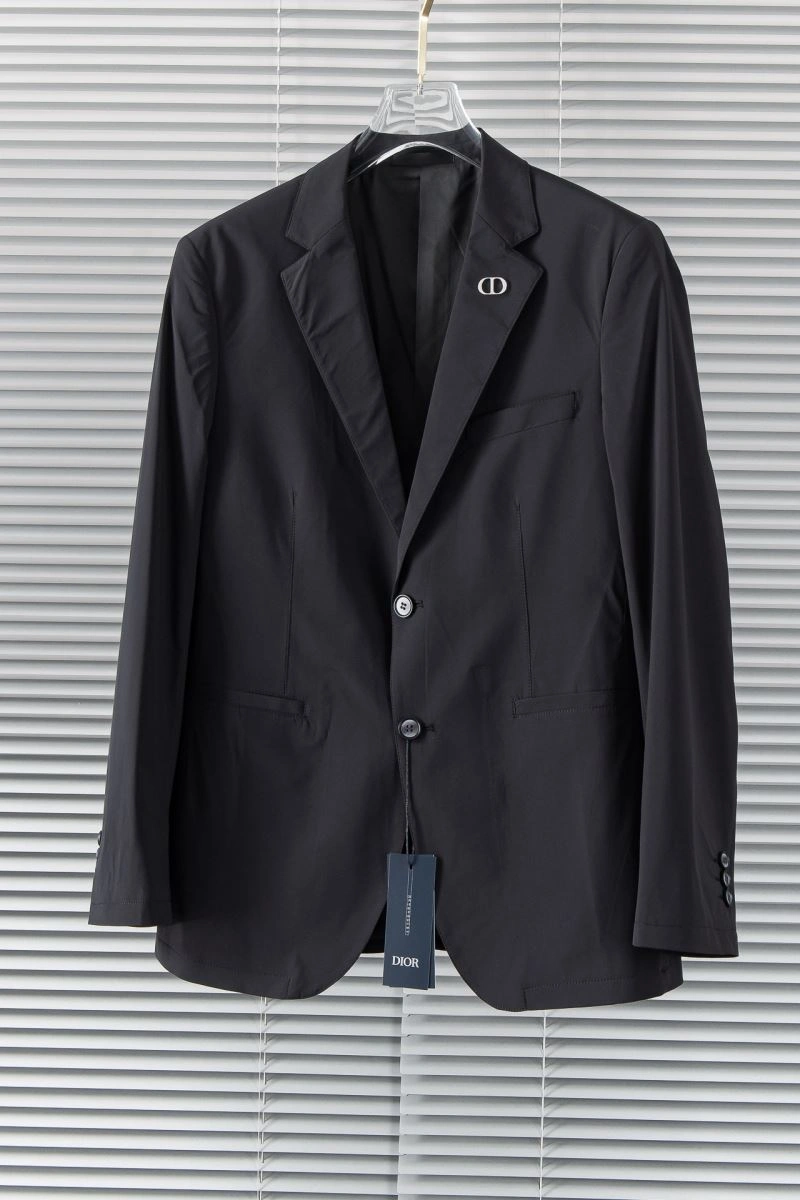 Trendsetting Christian Dior Outwear 115405