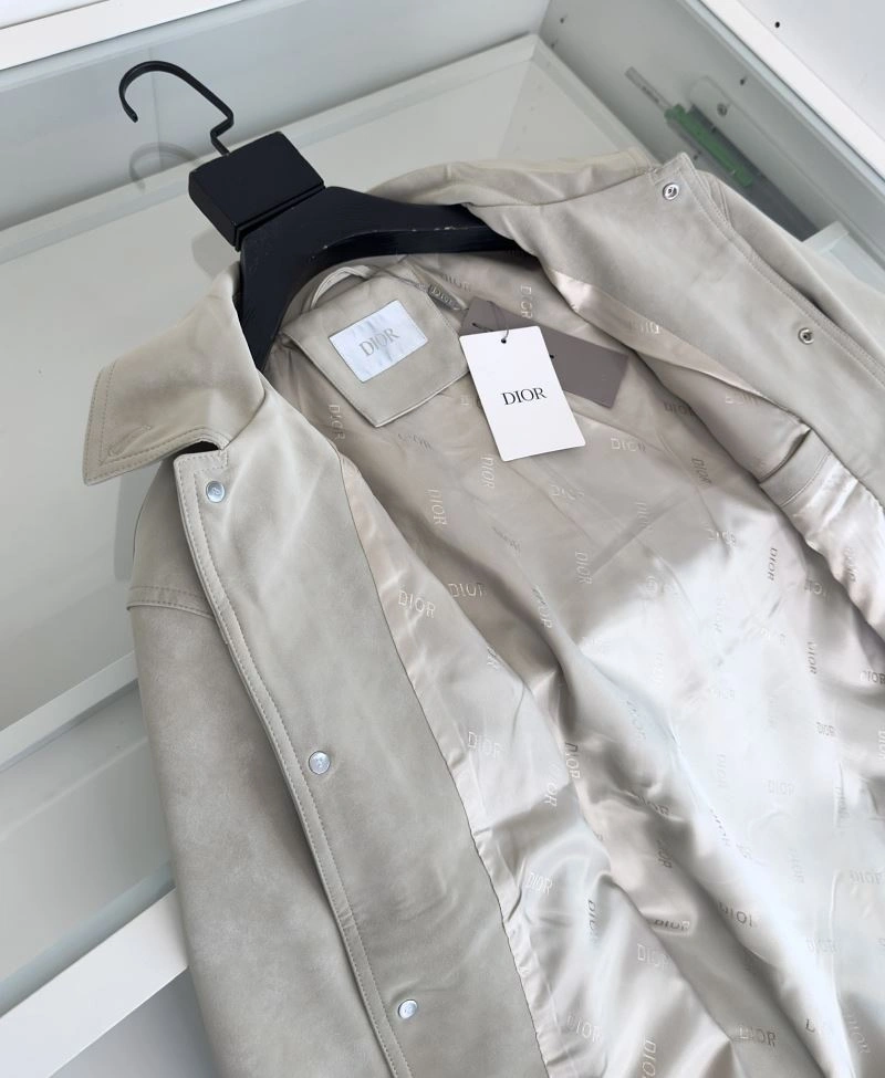 Unique Christian Dior Outwear 115401