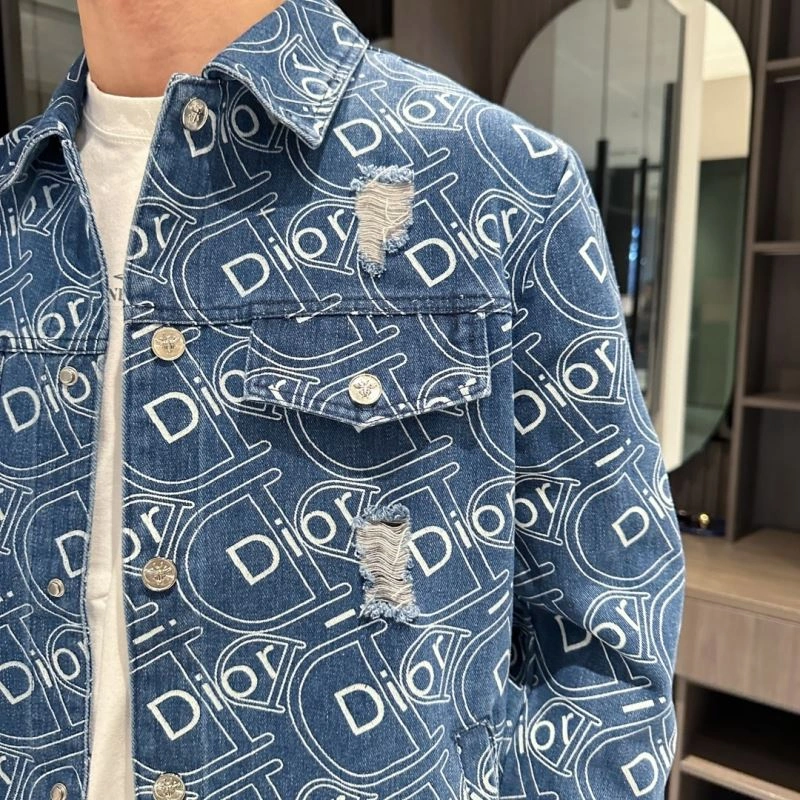 Timeless Christian Dior Outwear 115374