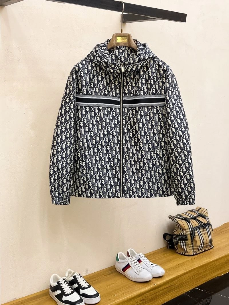 Minimalist Christian Dior Outwear 115366