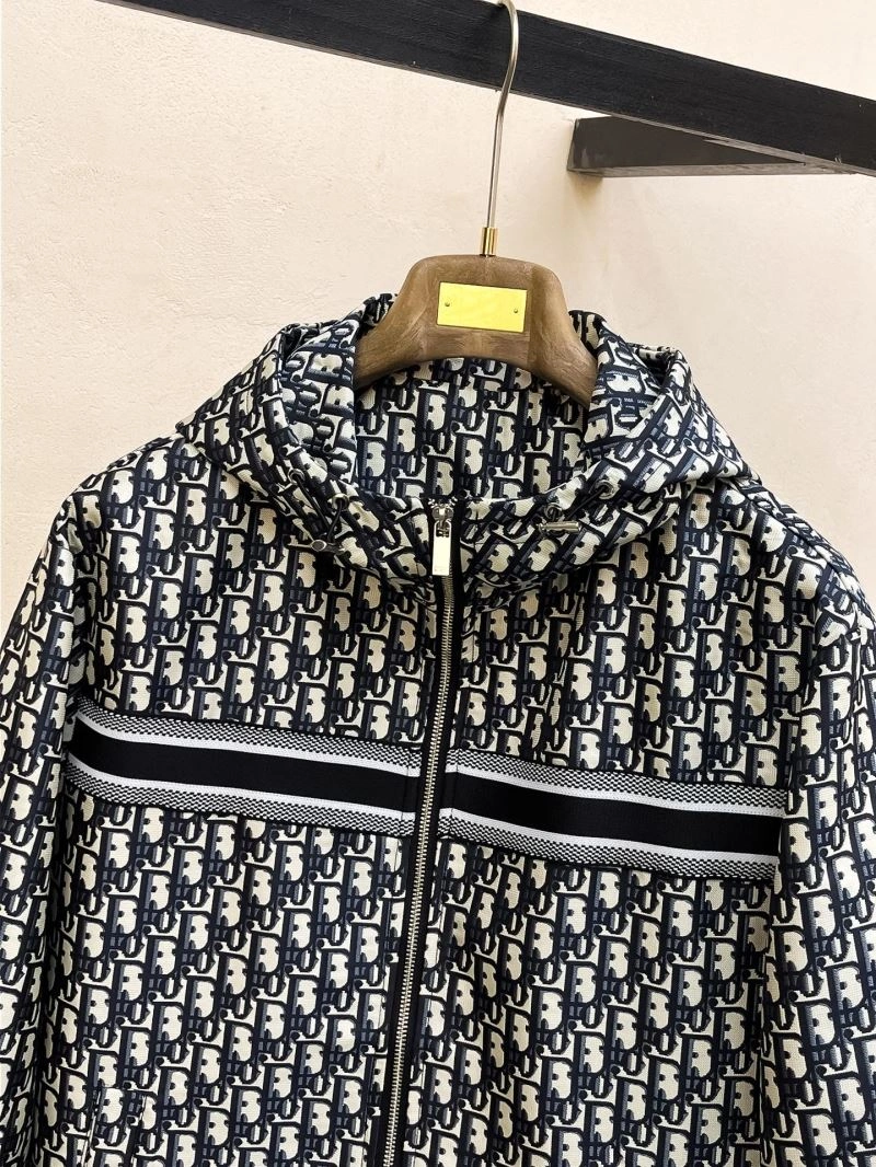 Minimalist Christian Dior Outwear 115366