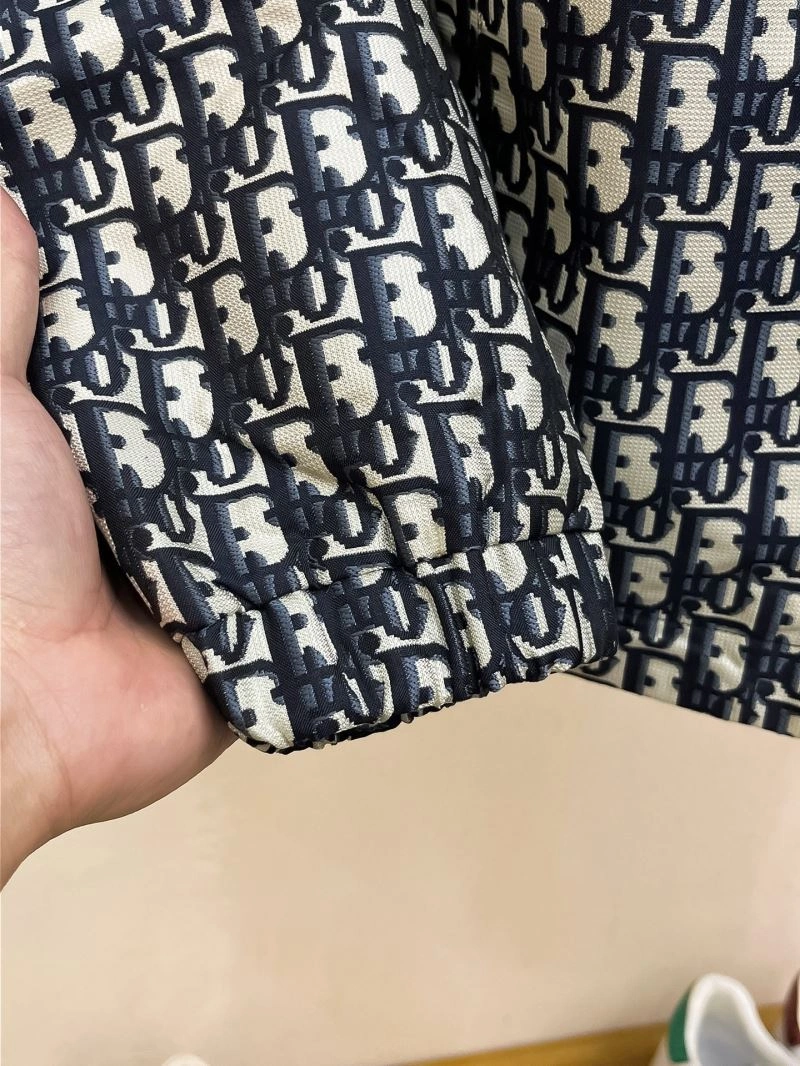 Minimalist Christian Dior Outwear 115366