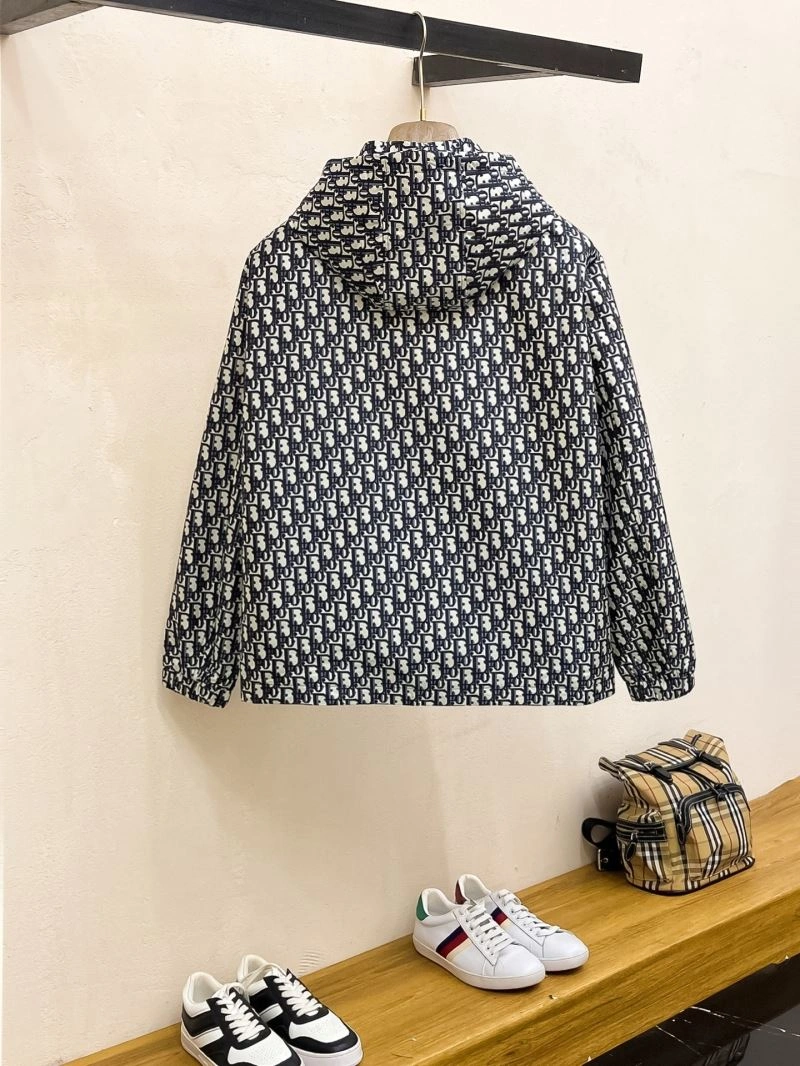 Minimalist Christian Dior Outwear 115366