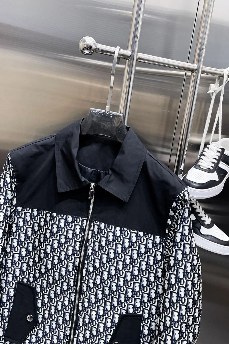 Vibrant Christian Dior Outwear 115364