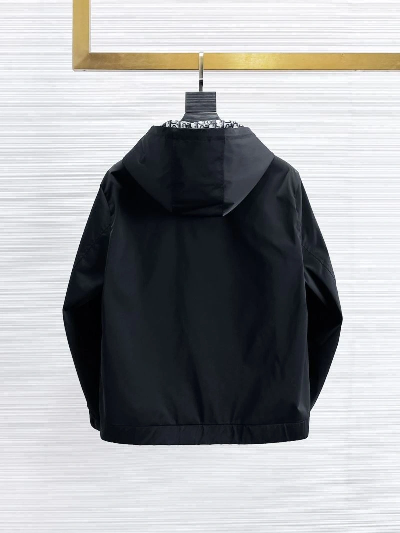 Timeless Christian Dior Outwear 115360