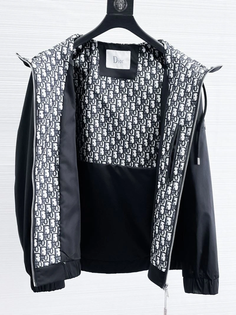 Timeless Christian Dior Outwear 115360