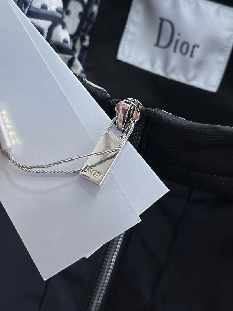 Timeless Christian Dior Outwear 115360