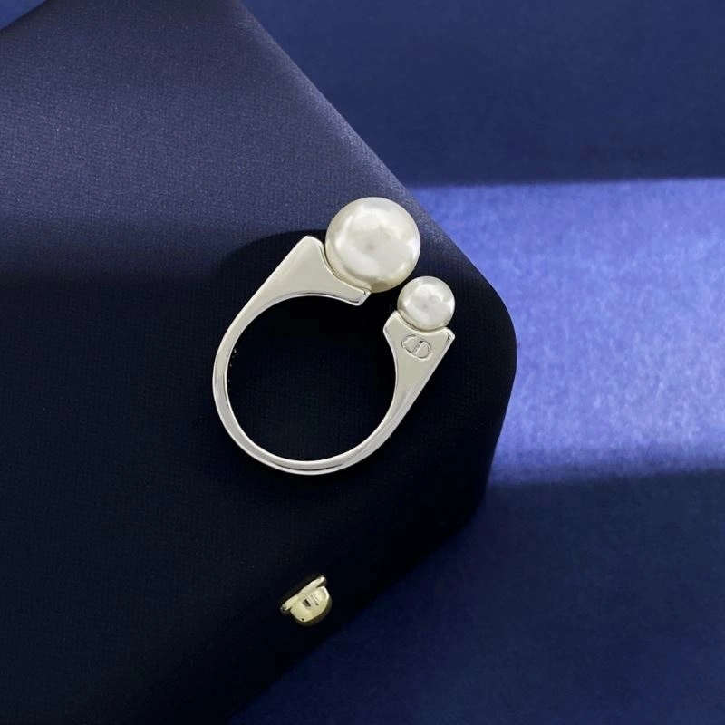 Lightweight Christian Dior Rings 236064