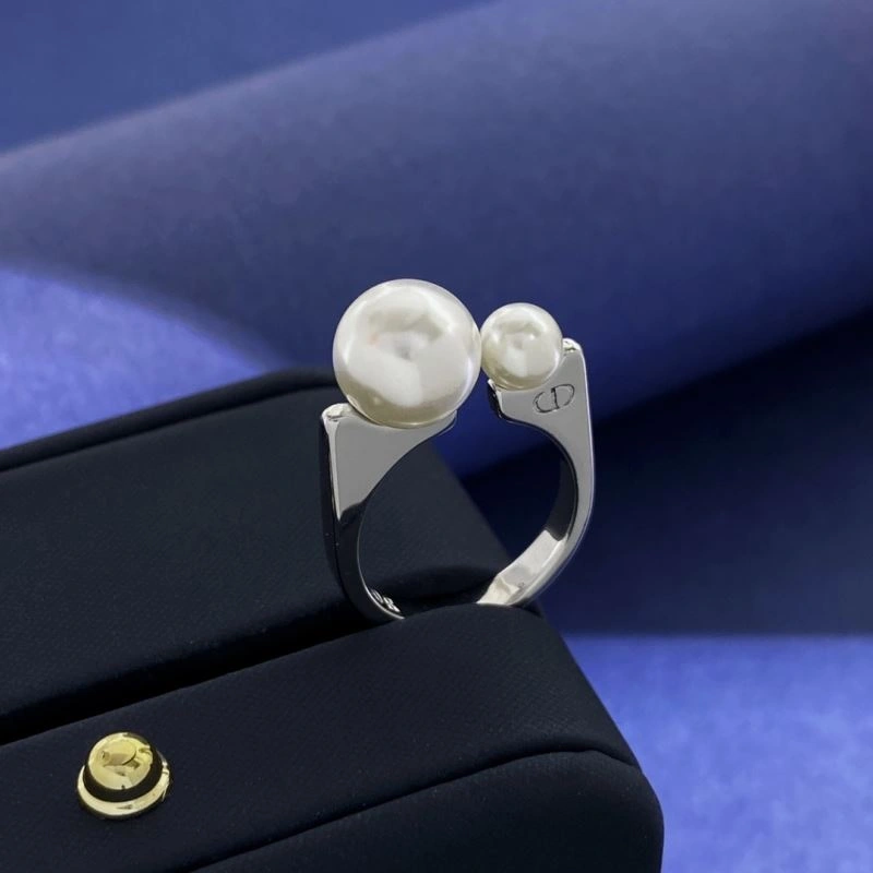 Lightweight Christian Dior Rings 236064